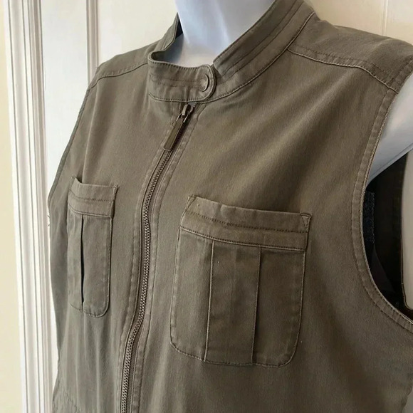 Vest Women’s Medium Khaki Green Vintage Lined Pockets Hiking - Picture 5 of 16